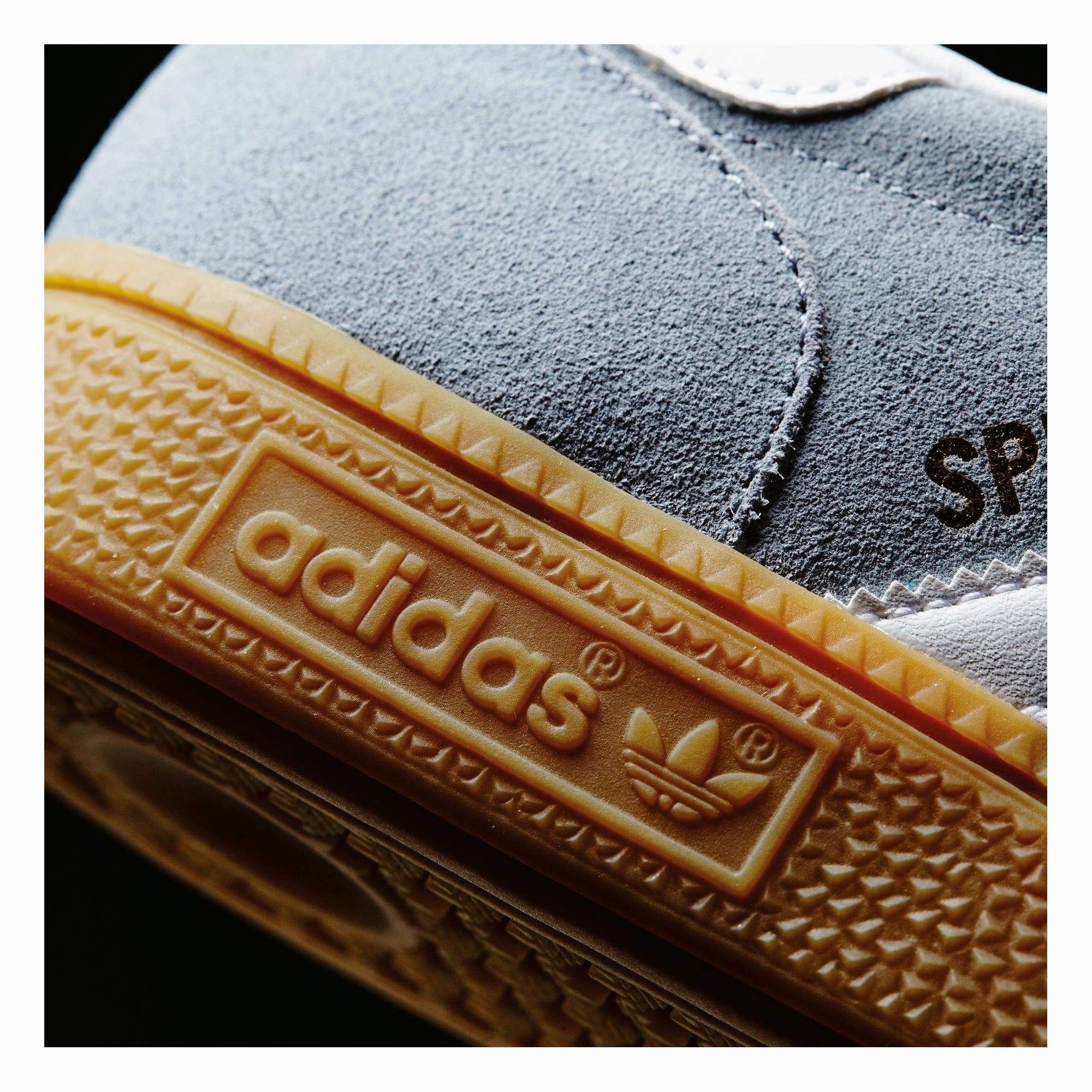 adidas Unisex Spezial Low-Top. Grau Light Grey FTWR White Gold Metallic. 41 1/3 EU