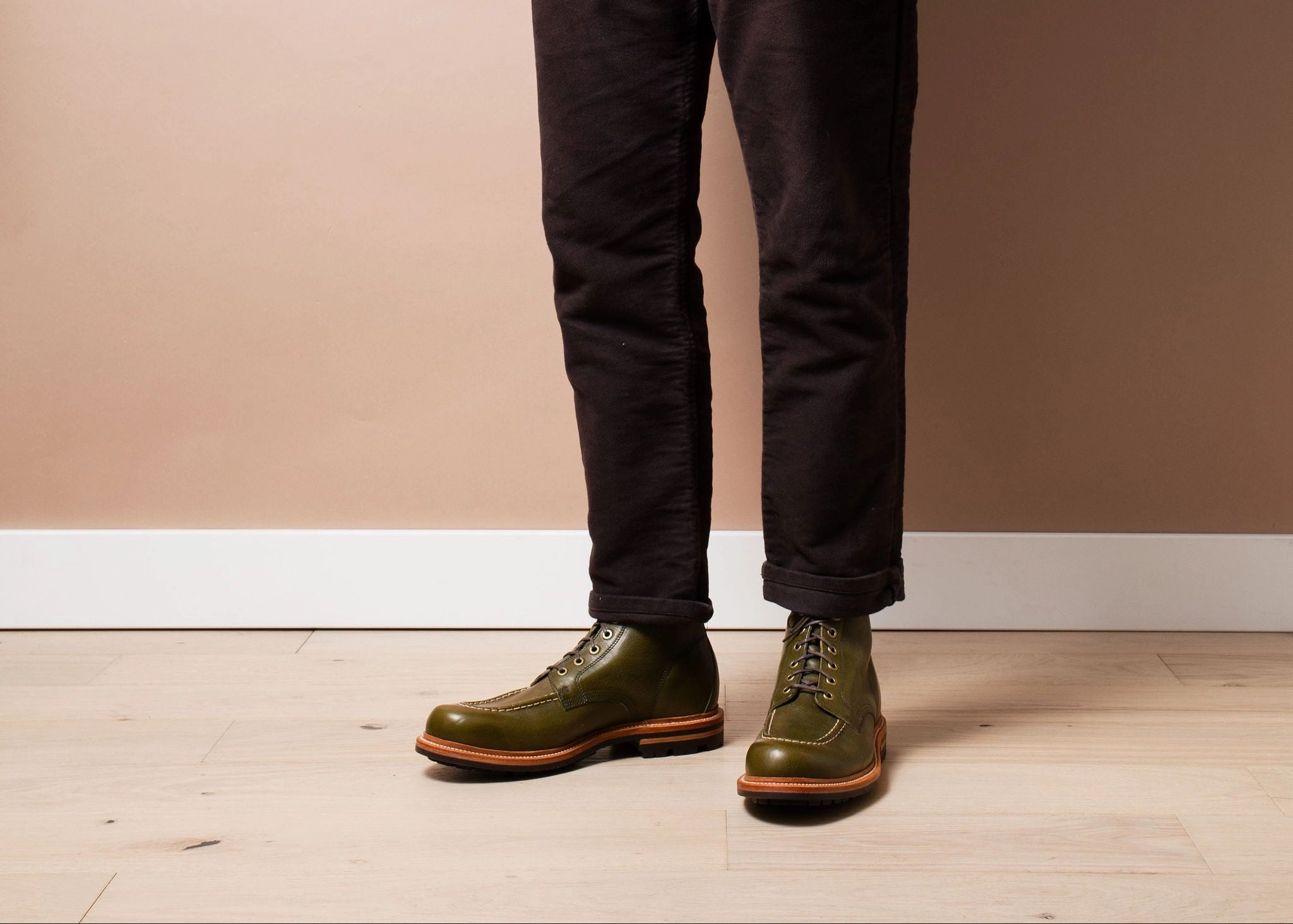 Brass Boot Olive Minerva Box