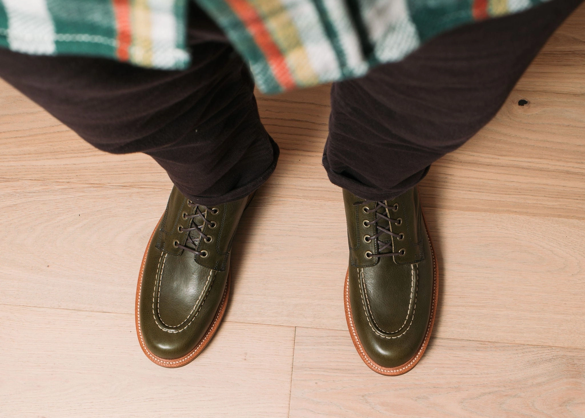 Brass Boot Olive Minerva Box