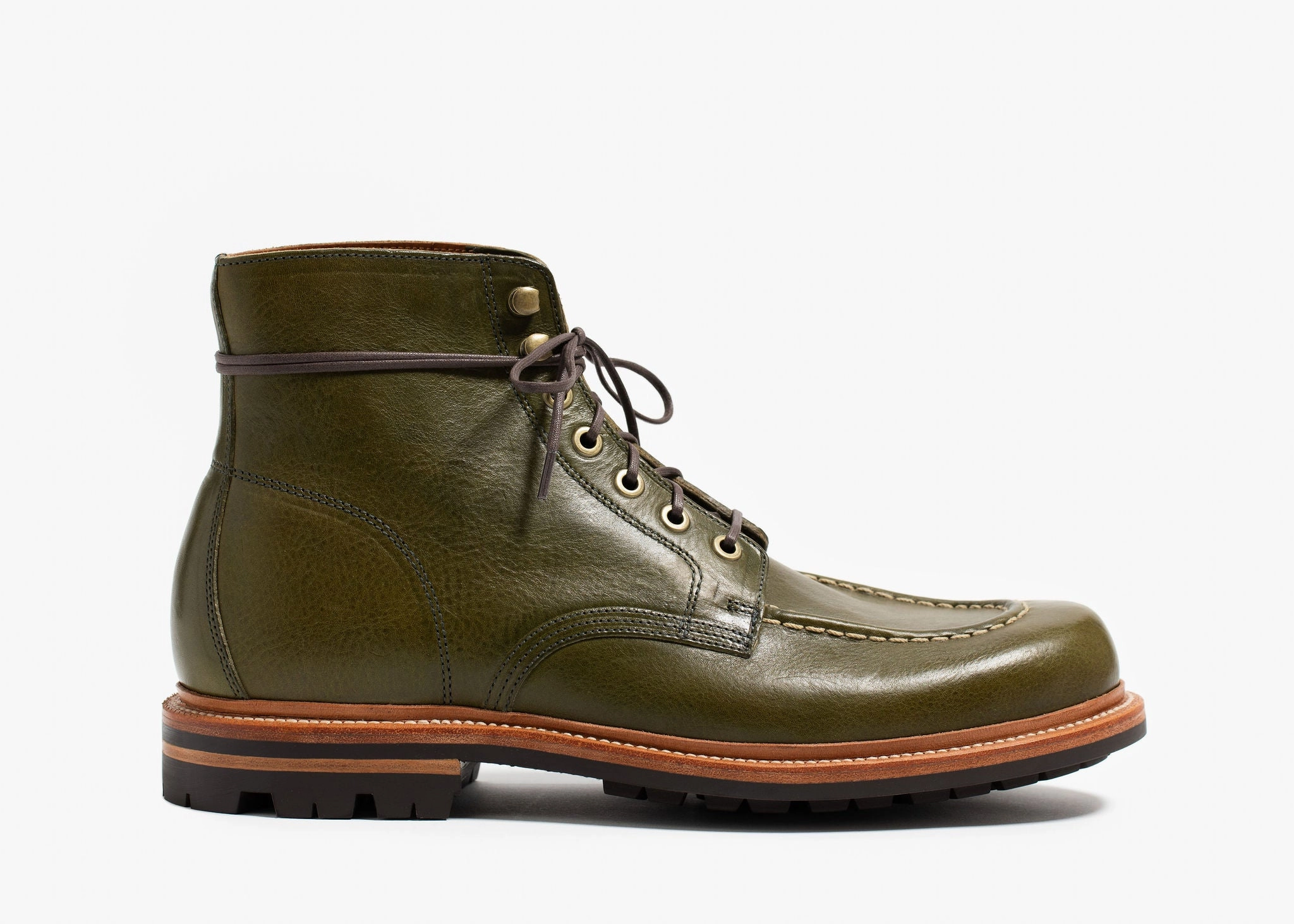 Brass Boot Olive Minerva Box