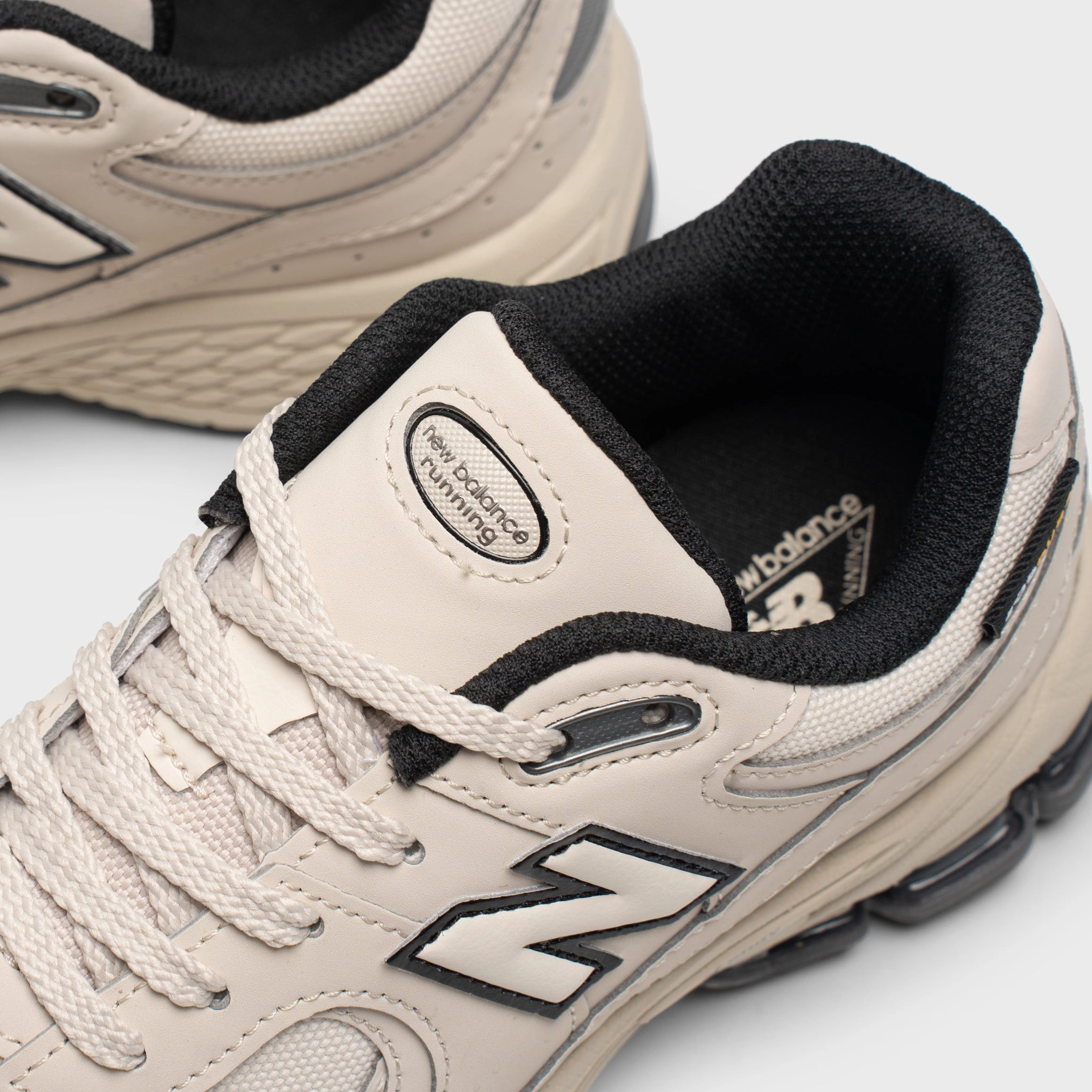 New Balance Juniors' 2002R Tan / Black