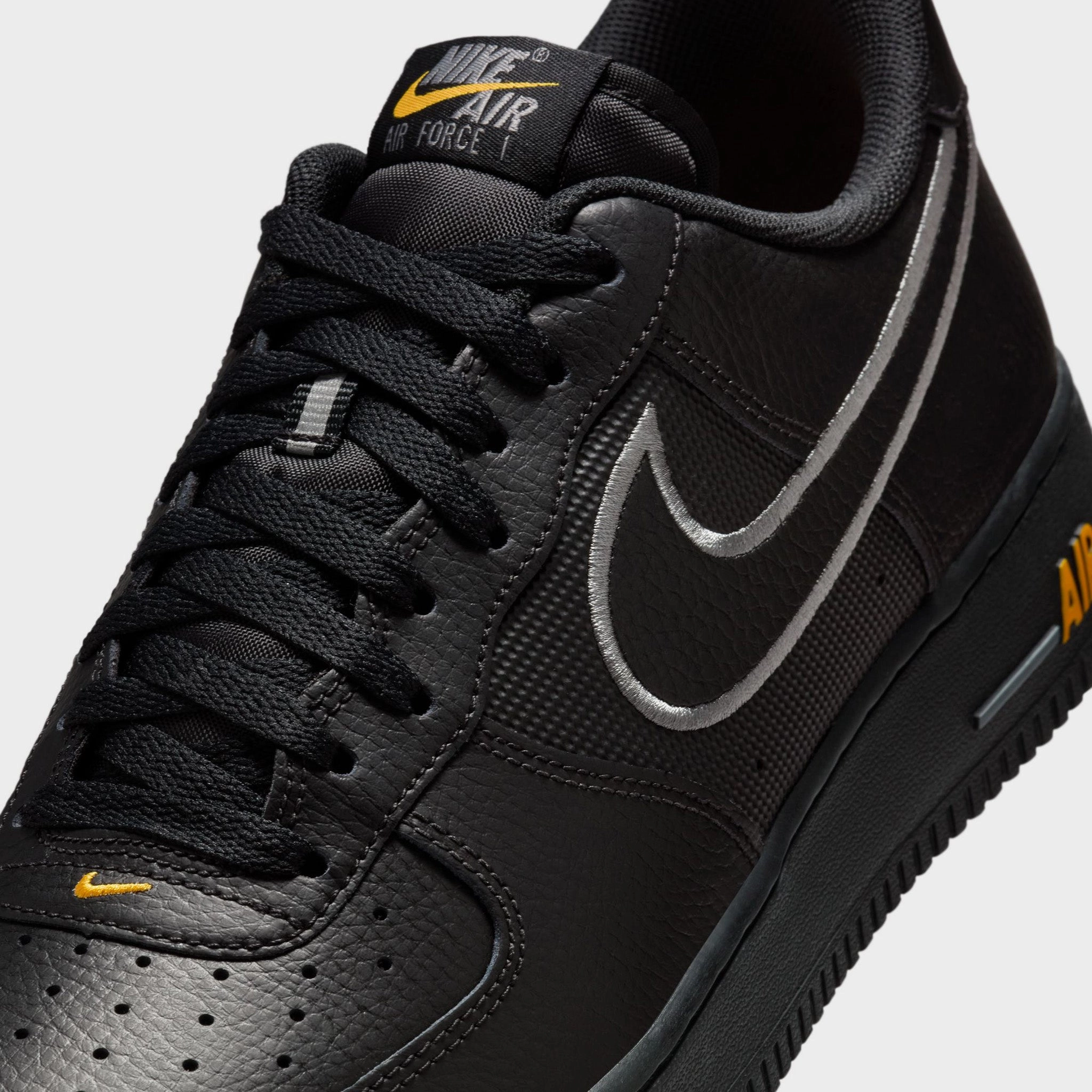 Nike Air Force 1 '07 Black / Cool Grey - Sundial