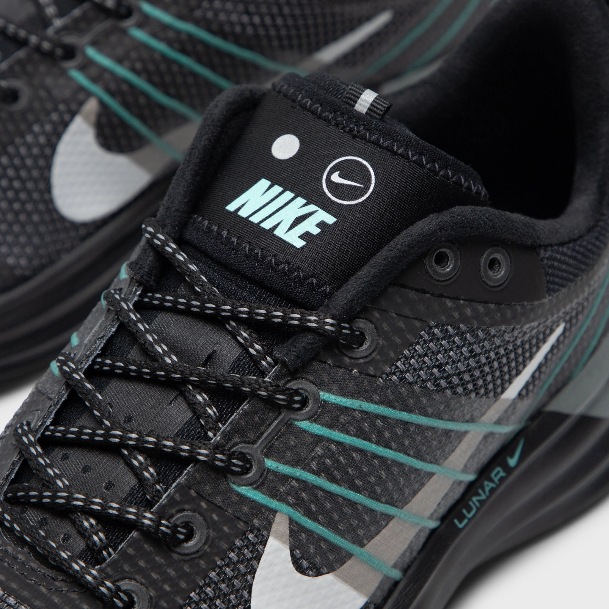 Nike Lunar Roam PRM Black / Photon Dust - Cool Grey