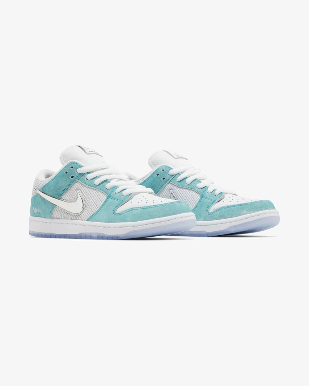 NIKE SB DUNK LOW APRIL SKATEBOARDS
