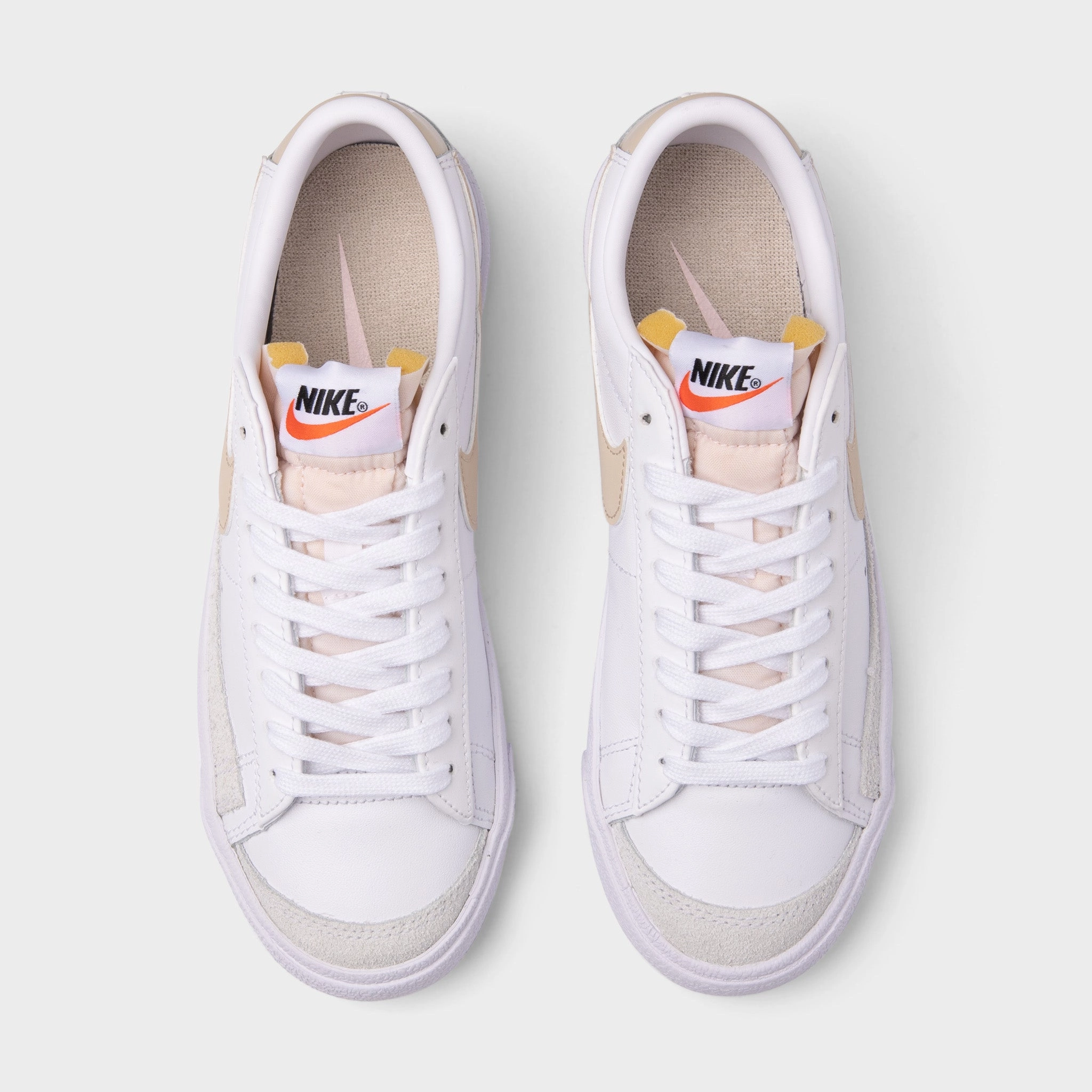 Nike Women's Blazer Low '77 White / Pale Coral - Black