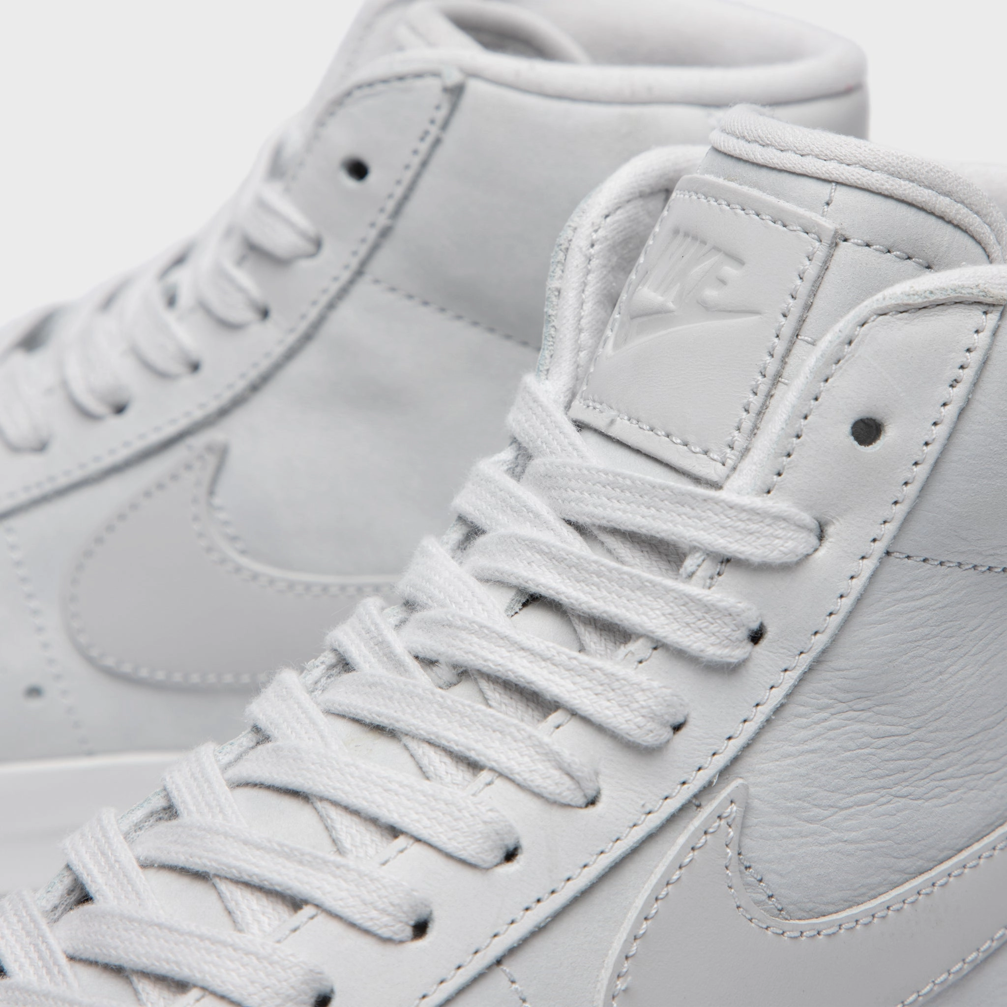 Nike Women's Blazer Mid Premium Photon Dust / Summit White