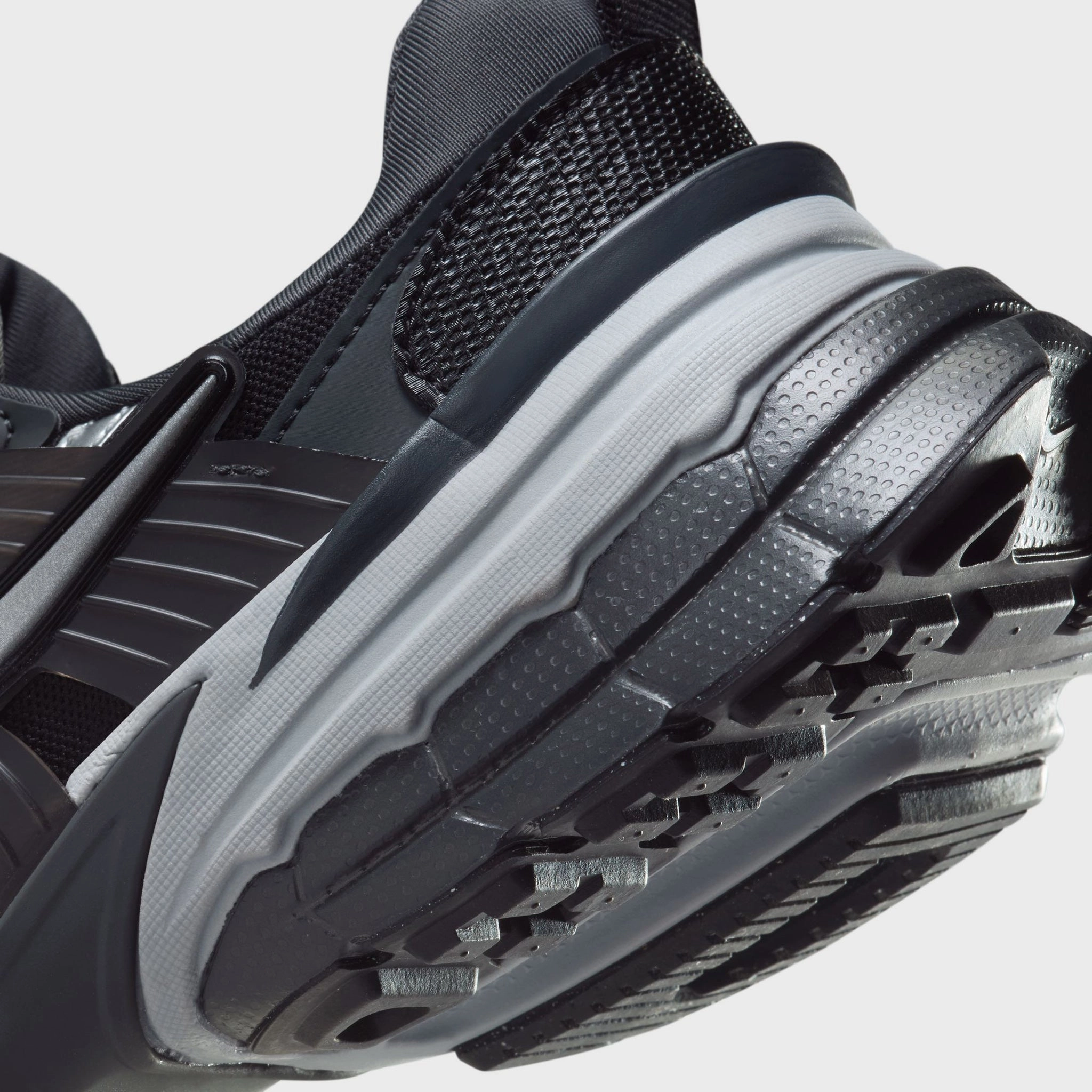 Nike Women's V2K Run Black / Metallic Silver - Anthracite