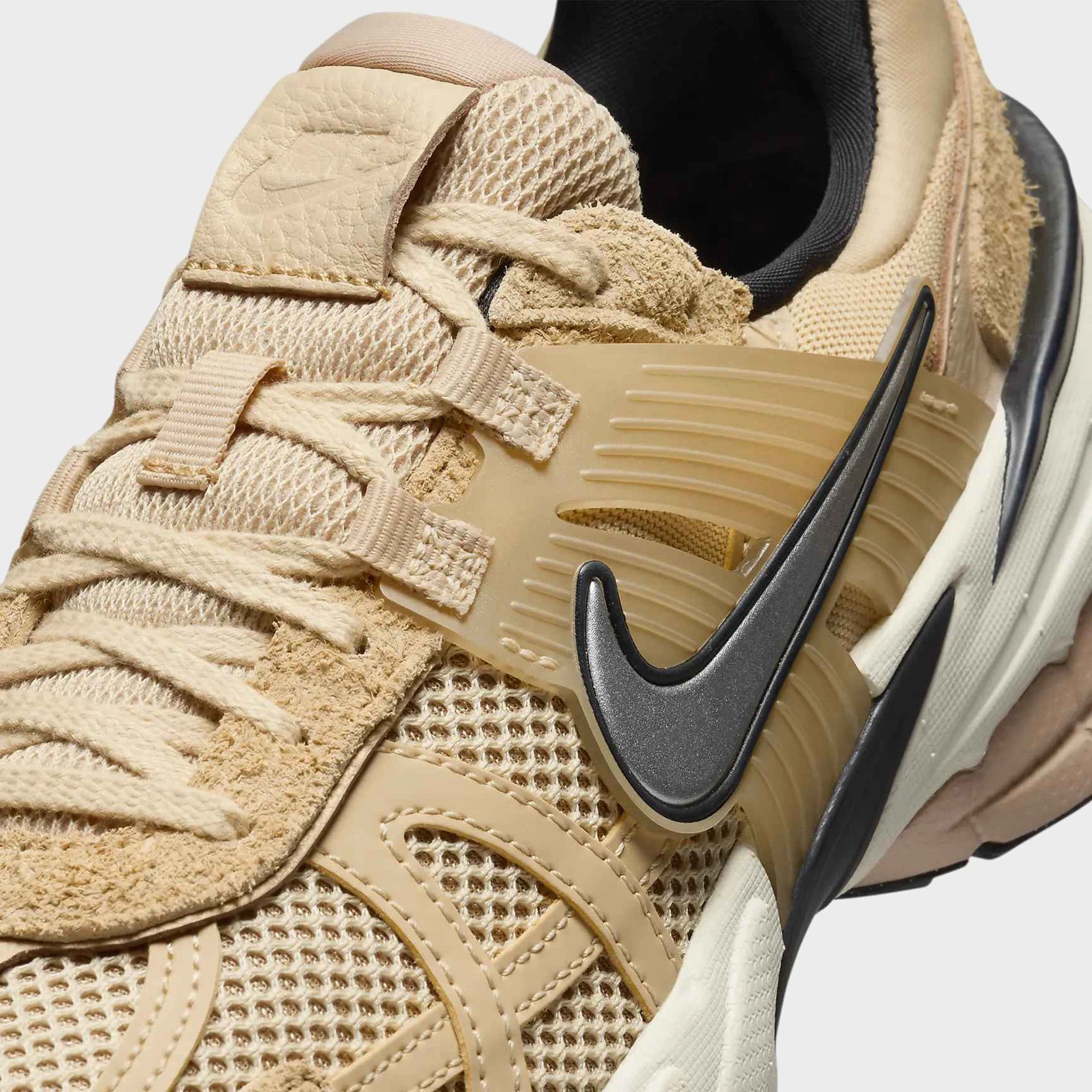 Nike Women's V2K Run Sesame / Chrome - LT Orewood Brown